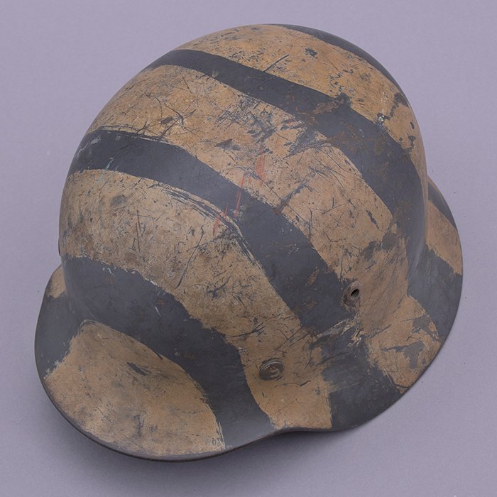 RH14 Luftwaffe M35 double decal tan striped camouflaged helmet — image 6