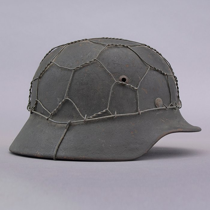 RH12 Heer M35 single decal half basket chickenwire helmet — image 10