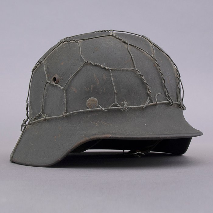 RH12 Heer M35 single decal half basket chickenwire helmet — image 11