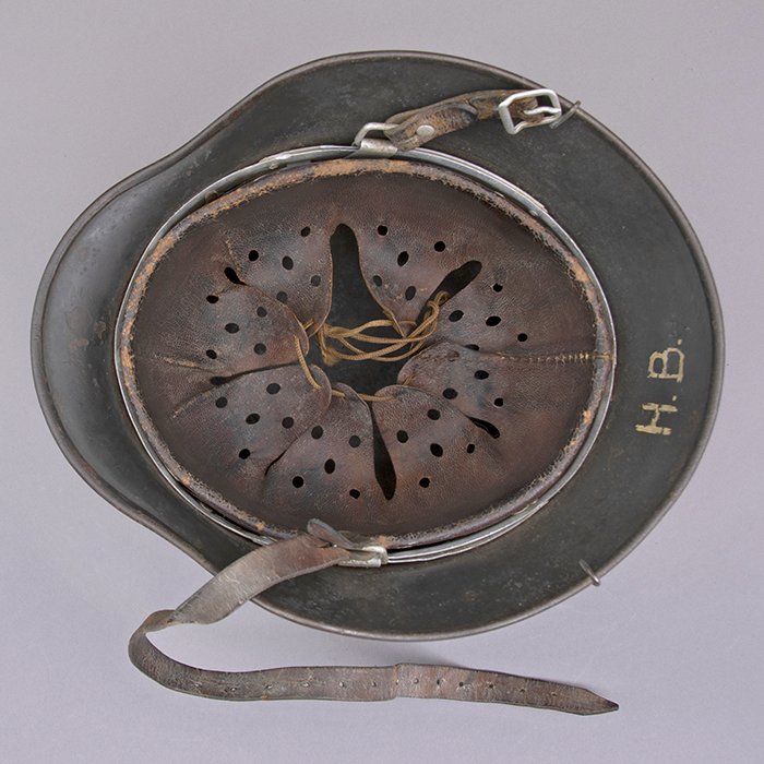 RH12 Heer M35 single decal half basket chickenwire helmet — image 18