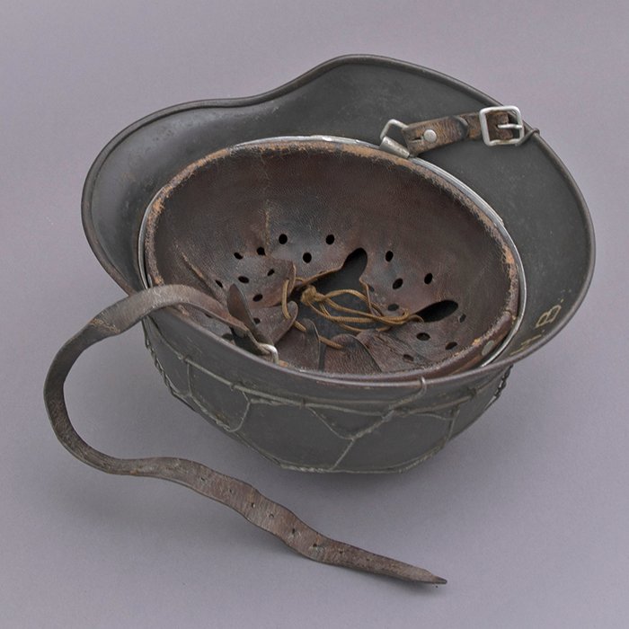 RH12 Heer M35 single decal half basket chickenwire helmet — image 20