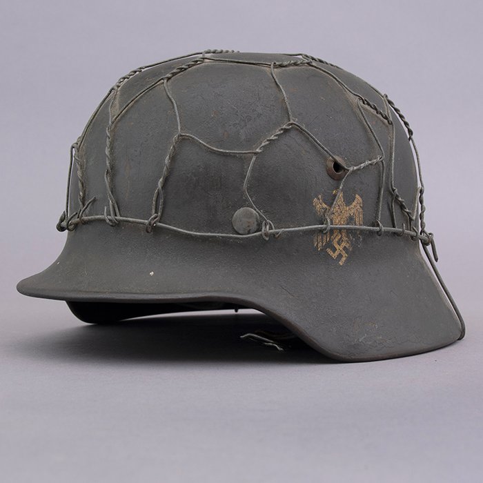 RH12 Heer M35 single decal half basket chickenwire helmet — image 5