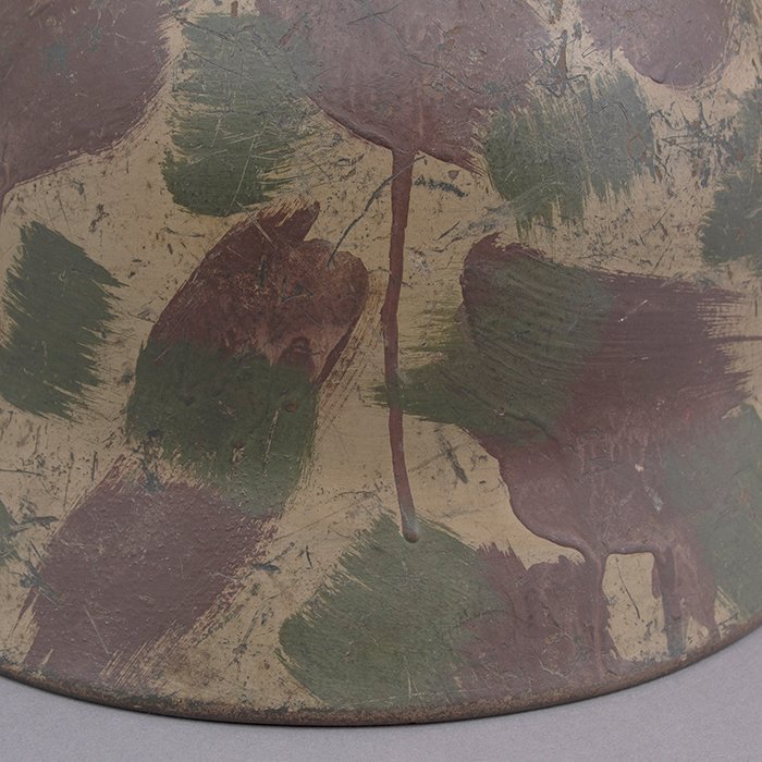 RH8 Heer M40 single decal hand painted camouflaged helmet — image 15