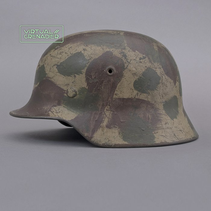 RH8 Heer M40 single decal hand painted camouflaged helmet — image 2