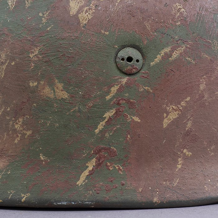 RH10 Luftwaffe M38 single decal hand painted camouflaged Fallschirmjäger helmet — image 11