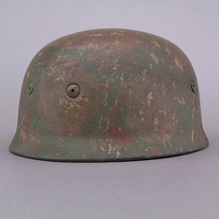 RH10 Luftwaffe M38 single decal hand painted camouflaged Fallschirmjäger helmet — image 14