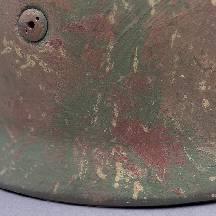 RH10 Luftwaffe M38 single decal hand painted camouflaged Fallschirmjäger helmet — image 16