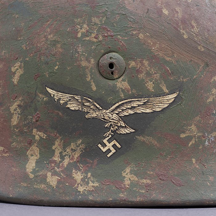 RH10 Luftwaffe M38 single decal hand painted camouflaged Fallschirmjäger helmet — image 3
