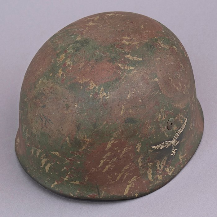 RH10 Luftwaffe M38 single decal hand painted camouflaged Fallschirmjäger helmet — image 6
