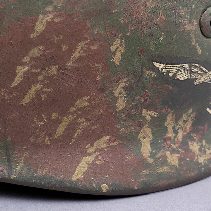 RH10 Luftwaffe M38 single decal hand painted camouflaged Fallschirmjäger helmet — image 7