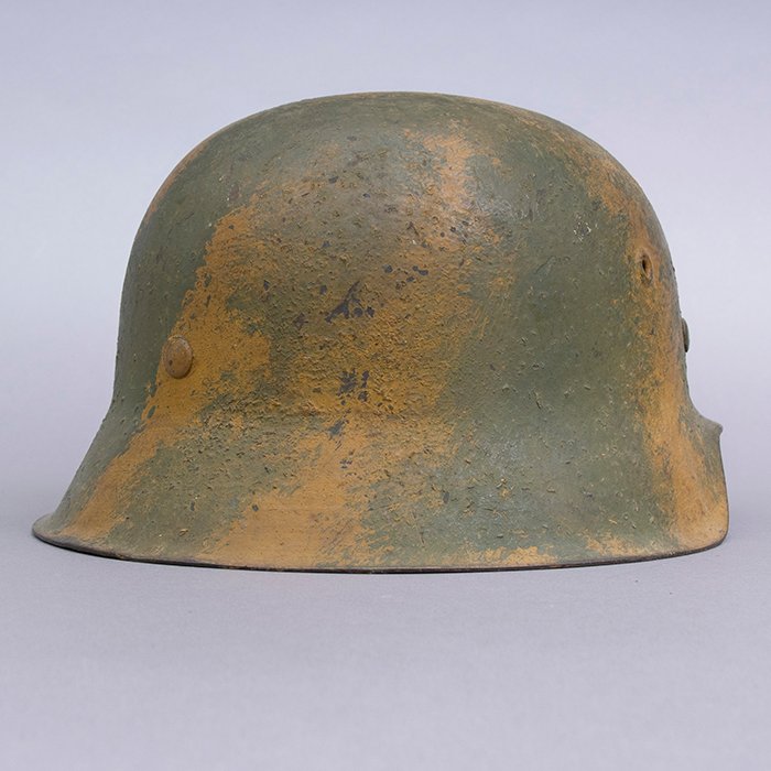 RH3 Heer M42 single decal rough textured camouflaged helmet — image 14