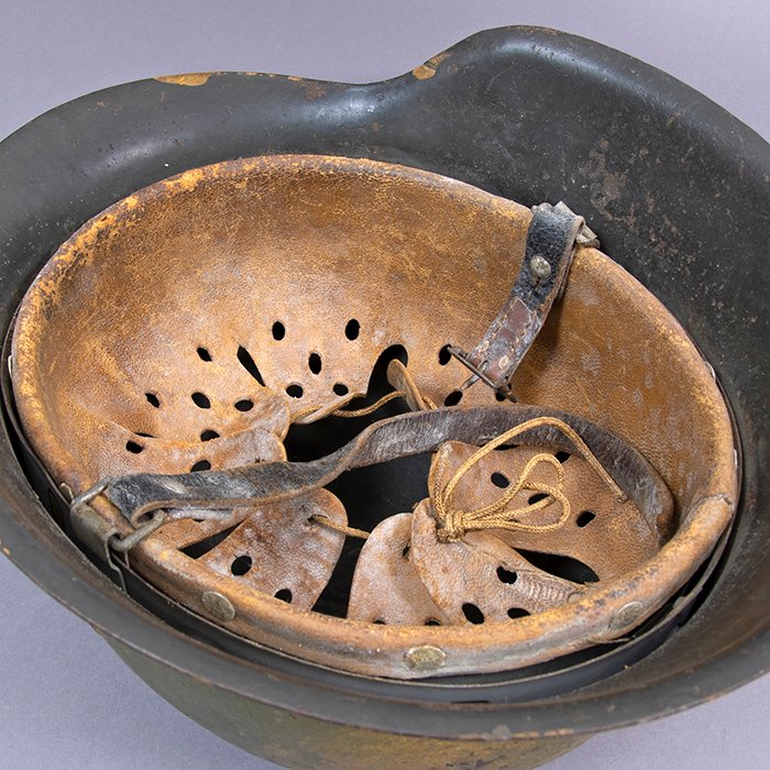 RH3 Heer M42 single decal rough textured camouflaged helmet — image 19