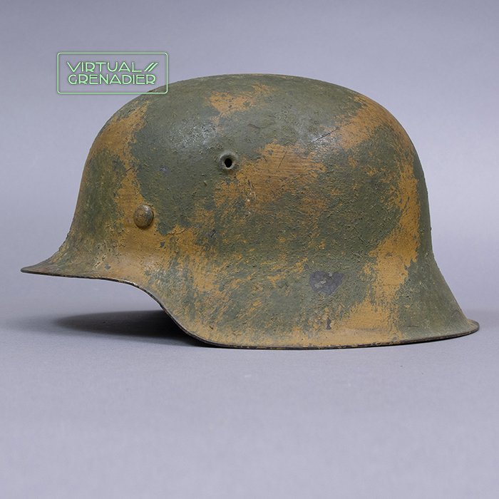 RH3 Heer M42 single decal rough textured camouflaged helmet — image 2