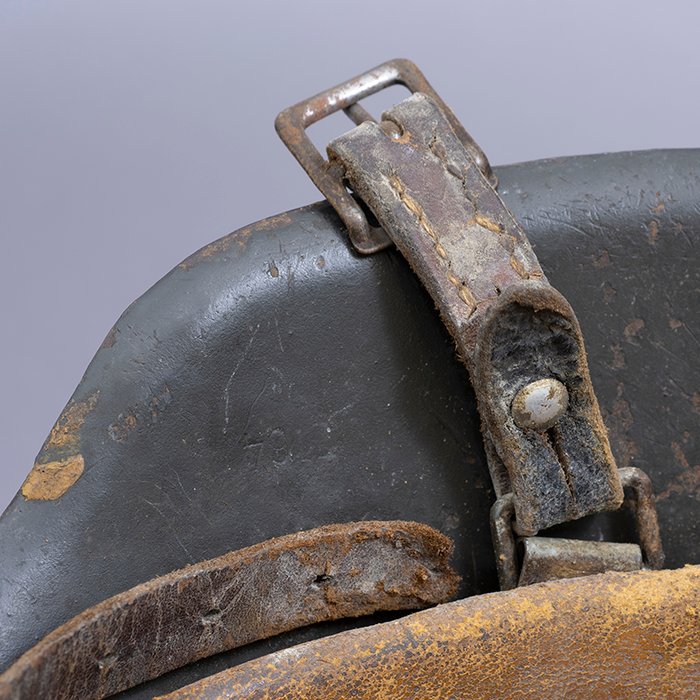 RH3 Heer M42 single decal rough textured camouflaged helmet — image 21