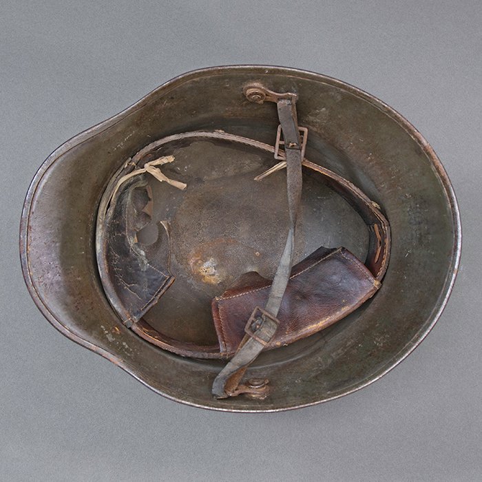 SHM4 Interesting M16 tri color camouflaged helmet with potential Freikorps insignia — image 24