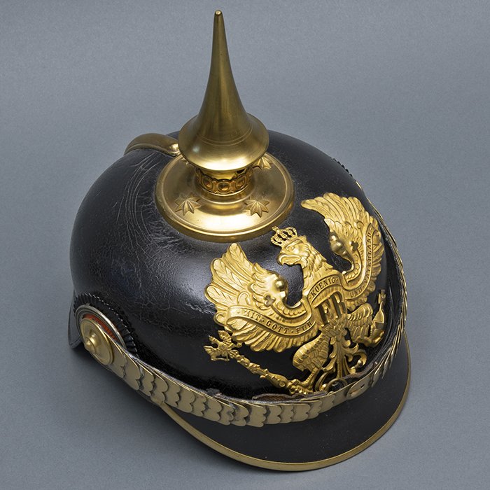 DMI11 Excellent Prussian Infanterie officer M95 Pickelhaube with storage case — image 11