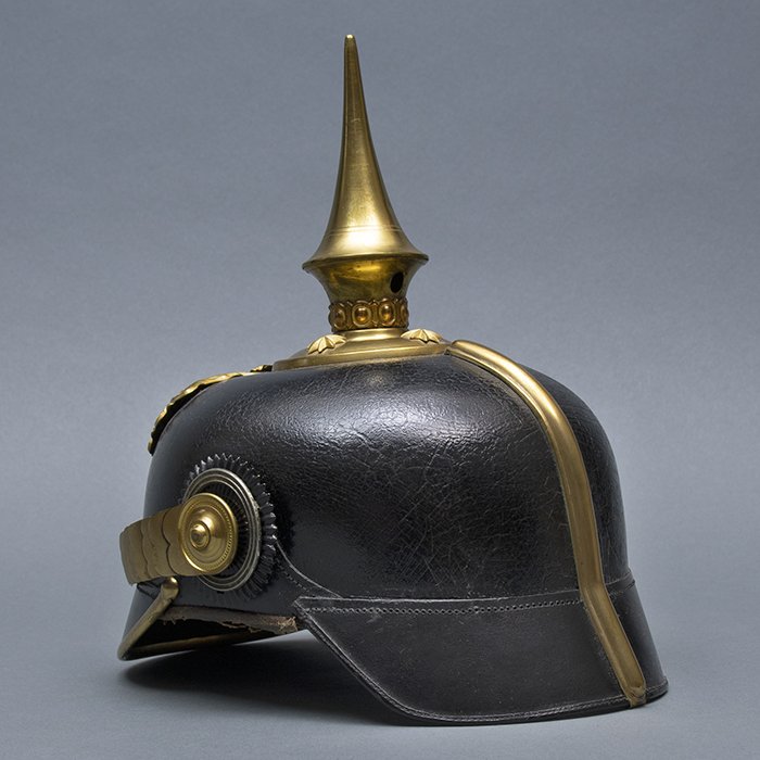 DMI11 Excellent Prussian Infanterie officer M95 Pickelhaube with storage case — image 16