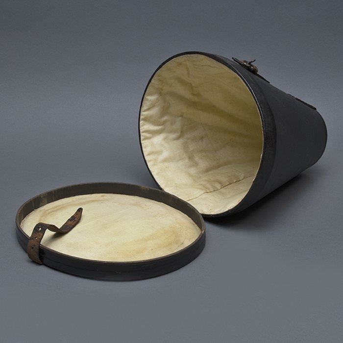 DMI11 Excellent Prussian Infanterie officer M95 Pickelhaube with storage case — image 31