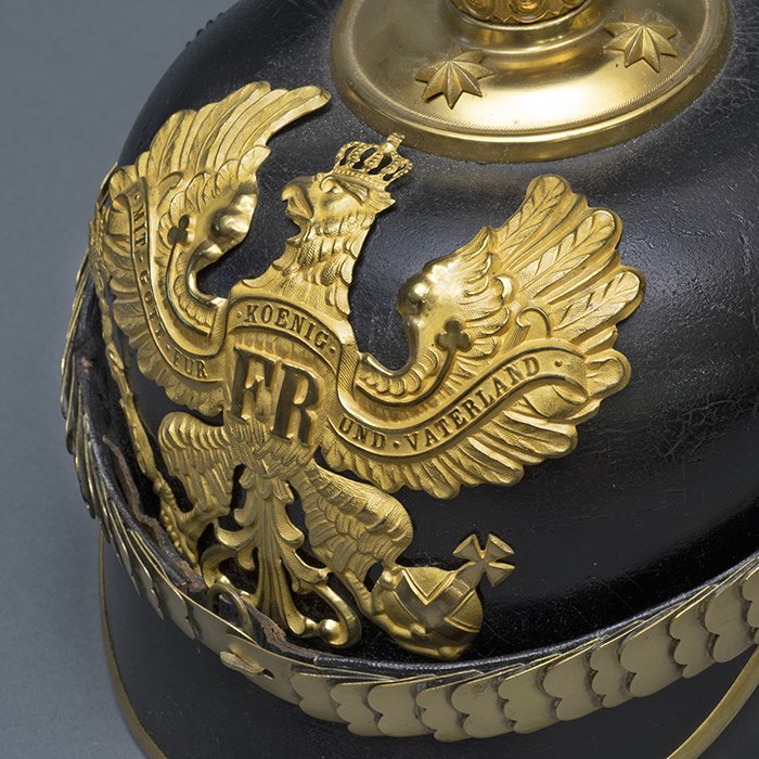 DMI11 Excellent Prussian Infanterie officer M95 Pickelhaube with storage case — image 4