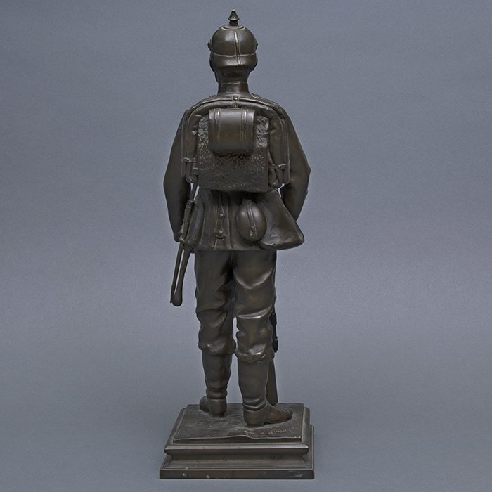 DMI50 Large bronze sculpture of a 19th century Imperial German Army Infantryman — image 11