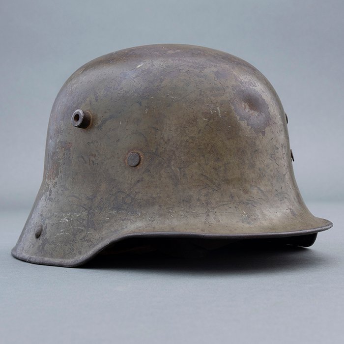 ADM44 Service used M16 helmet complete with leather liner and chinstrap — image 14