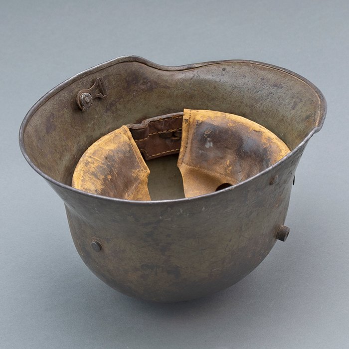 ADM44 Service used M16 helmet complete with leather liner and chinstrap — image 23