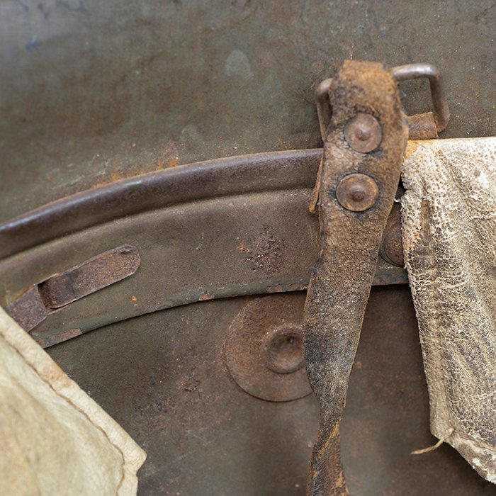 BCH116 Subtly camouflaged M18 helmet with liner and chinstrap — image 20