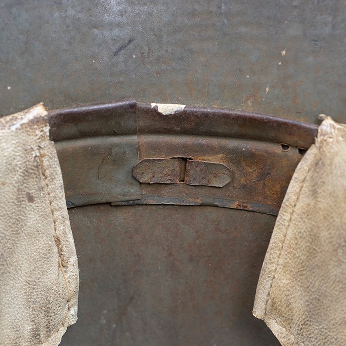 BCH116 Subtly camouflaged M18 helmet with liner and chinstrap — image 24