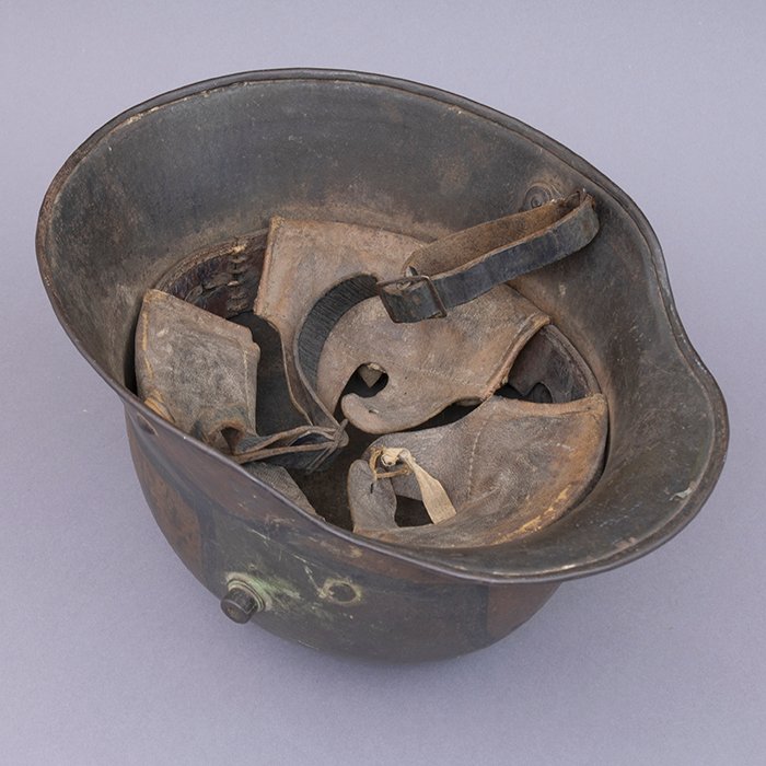 BAS18 M16 tri color camouflaged helmet with liner and chinstrap — image 16