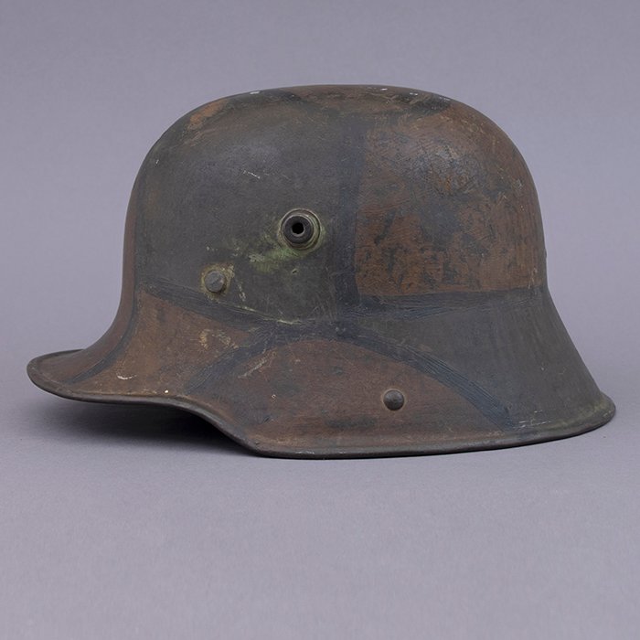 BAS18 M16 tri color camouflaged helmet with liner and chinstrap — image 2