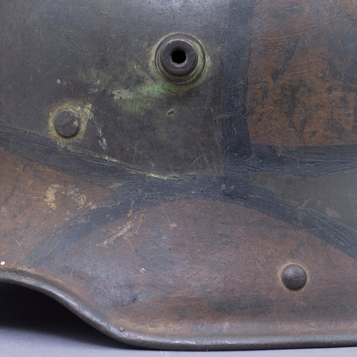 BAS18 M16 tri color camouflaged helmet with liner and chinstrap — image 3