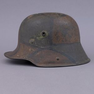 BAS18 M16 tri color camouflaged helmet with liner and chinstrap