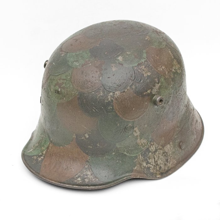BCH81 One of a kind 'fish scale' M16 camouflaged helmet with replaced full liner and chinstrap — image 5