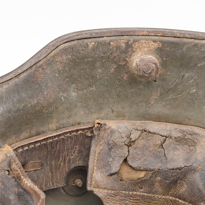 CBH51 M16 tri color camouflaged helmet with full liner — image 16