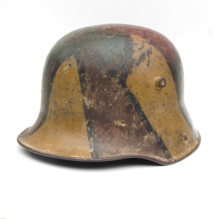 CBH51 M16 tri color camouflaged helmet with full liner — image 3