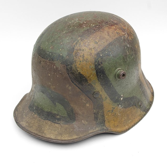 CBH50 M16 striped camouflaged helmet with full liner and chinstrap — image 4