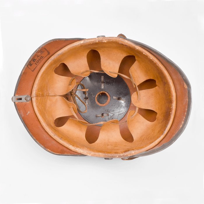 BCH10 M1915 EM Pickelhaube for Garde Infanterie Regimenter — image 13