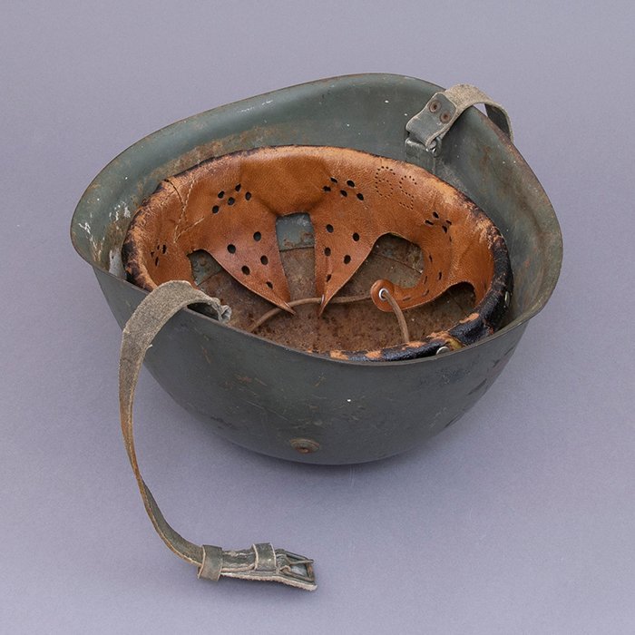 BAS8 Italian M33 helmet for medical service — image 15