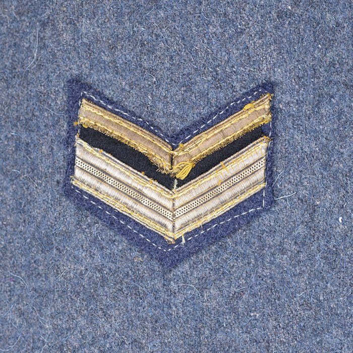 SJA74 Italian service tunic and sidecap for a sergeant of the RSI Air Force with Flight Engineer wings — image 11