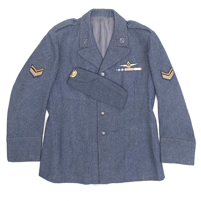 SJA74 Italian service tunic and sidecap for a sergeant of the RSI Air Force with Flight Engineer wings — image 2