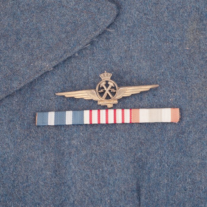 SJA74 Italian service tunic and sidecap for a sergeant of the RSI Air Force with Flight Engineer wings — image 9