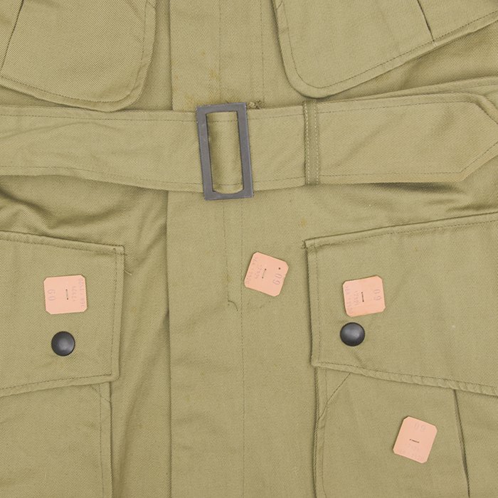 RCU10 Unissued U.S. M42 Paratrooper jump jacket with paper cutter tags — image 10