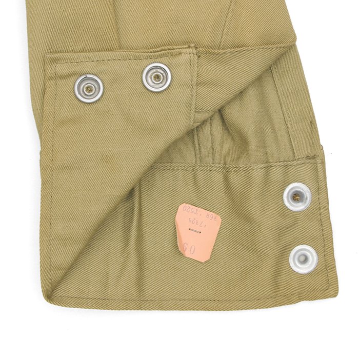 RCU10 Unissued U.S. M42 Paratrooper jump jacket with paper cutter tags — image 13