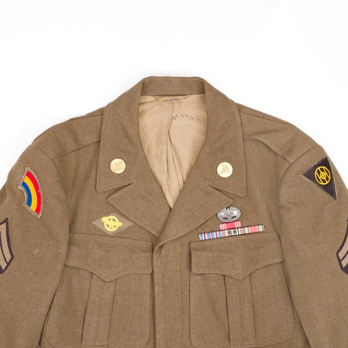 WA4K US WW2 'Ike' jacket for an army medic — image 3