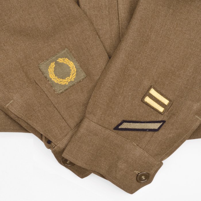 WA4K US WW2 'Ike' jacket for an army medic — image 7