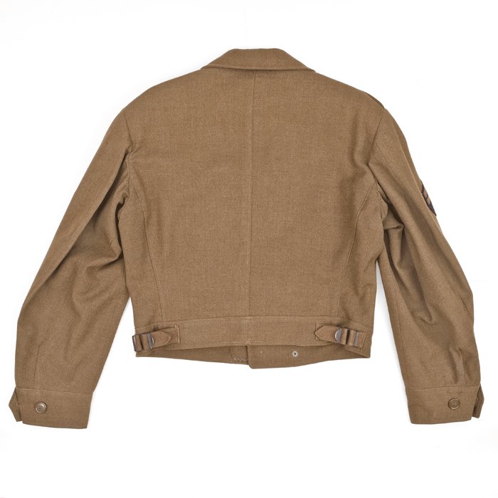 WA4K US WW2 'Ike' jacket for an army medic — image 8