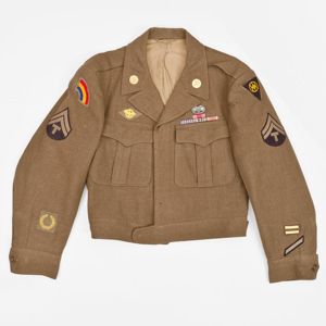 WA4K US WW2 'Ike' jacket for an army medic