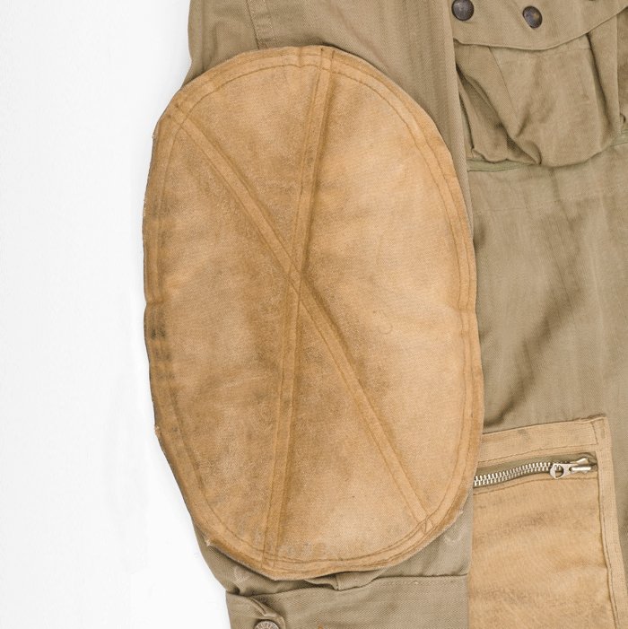 UEQ1 Rare WWII U.S. Marine Corps first pattern paratrooper smock with correct USMC marked leather helmet — image 10