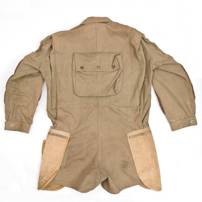UEQ1 Rare WWII U.S. Marine Corps first pattern paratrooper smock with correct USMC marked leather helmet — image 11