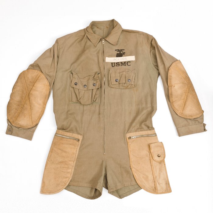 UEQ1 Rare WWII U.S. Marine Corps first pattern paratrooper smock with correct USMC marked leather helmet — image 4